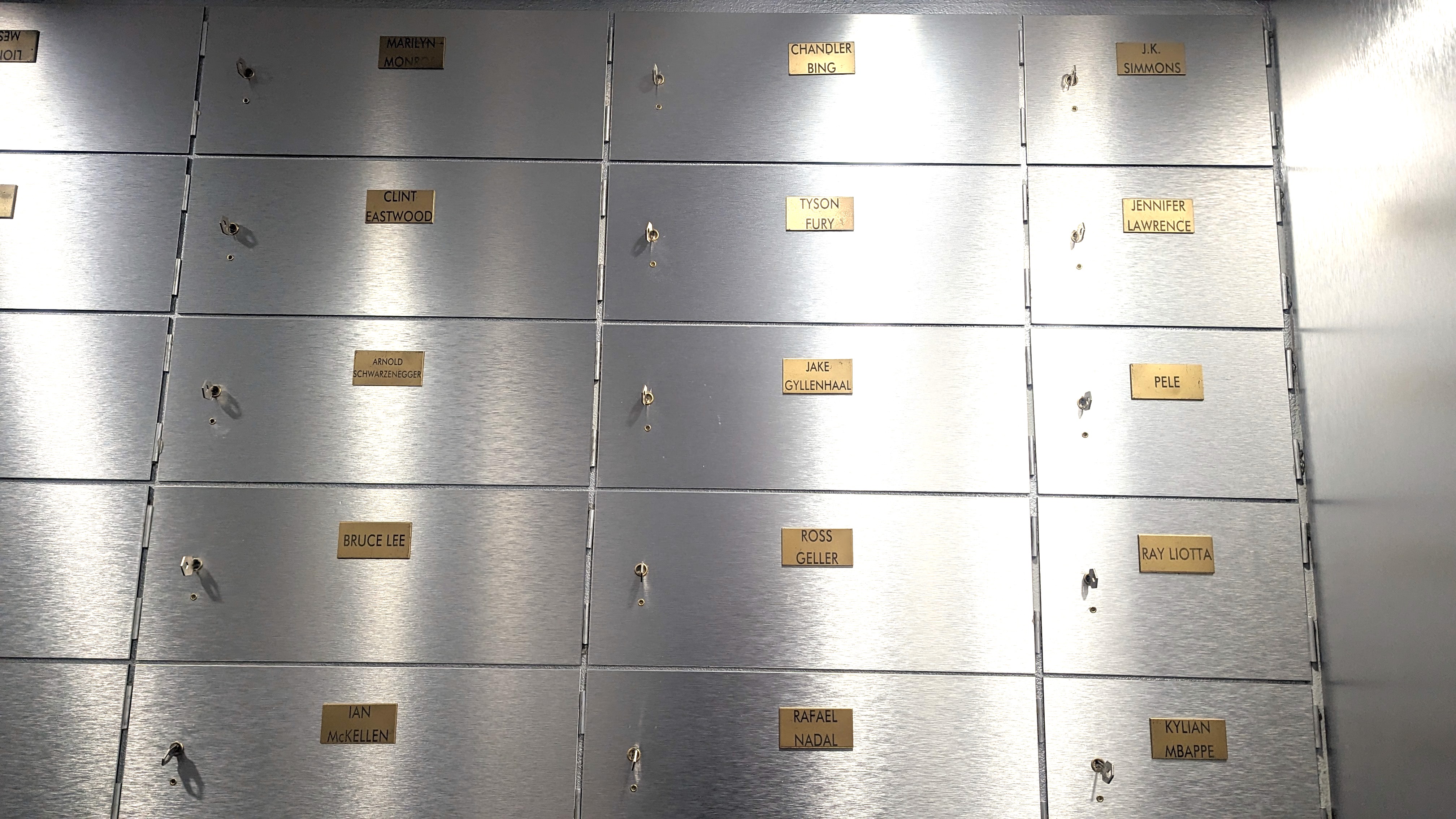 The fake safe deposit boxes of the store all have celebrity names such as Bruce Lee, Kylian Mbappe and even Chandler Bing from Friends on them.