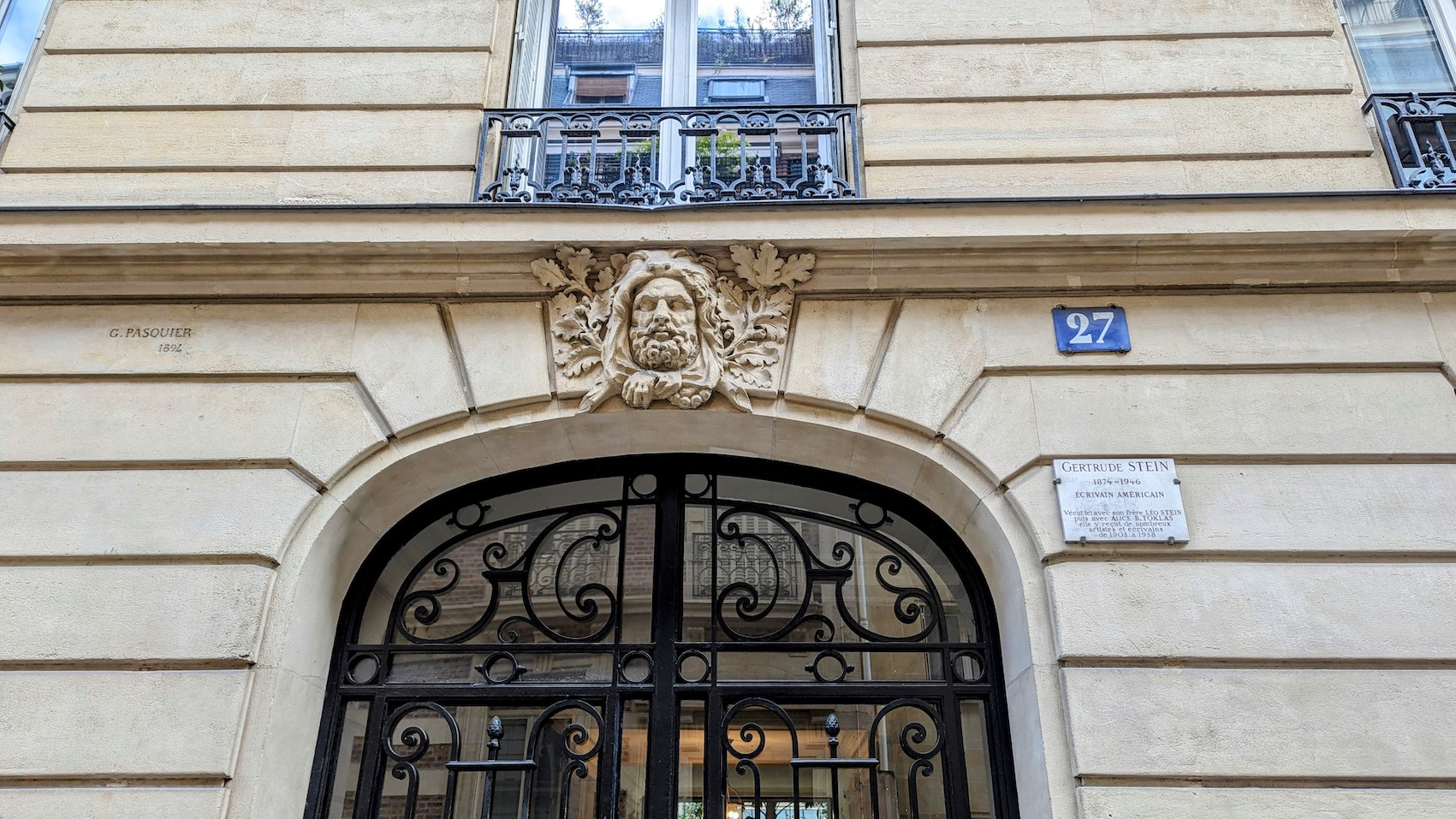 The exterior of 27 Rue de Fleurus, longtime home of Gertrude Stein and Alice B. Toklas, where they held their literary circles with members of the Lost Generation such as Hemingway.