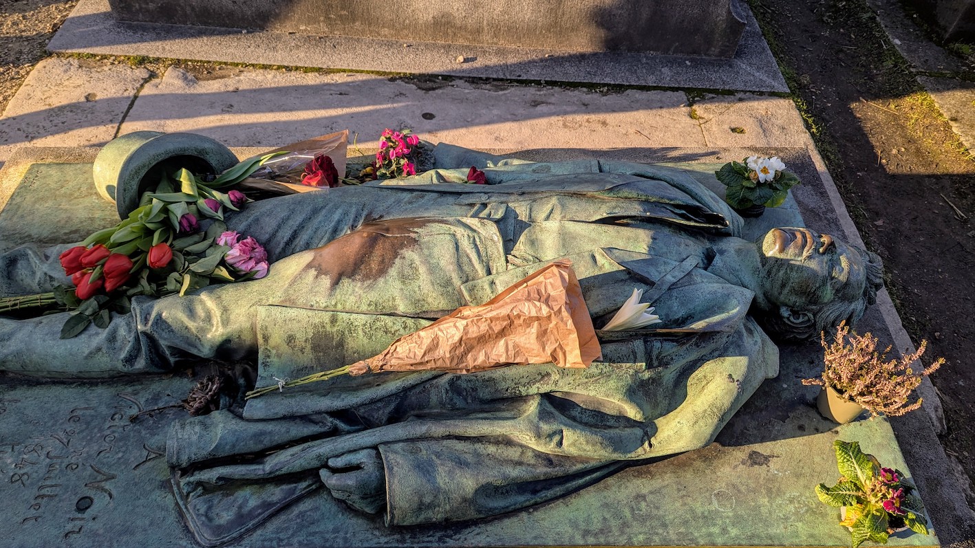 Victor Noir's statue at the Père Lachaise cemetery has noticeable traces of wear around his member and his lips.